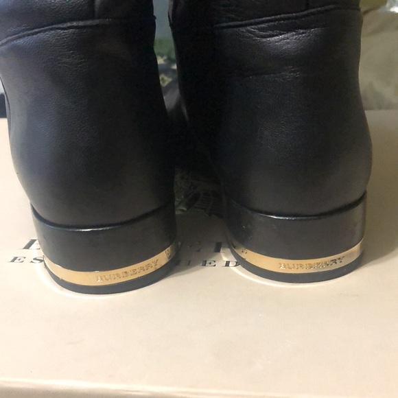 Burberry Boots - Picture 6 of 7